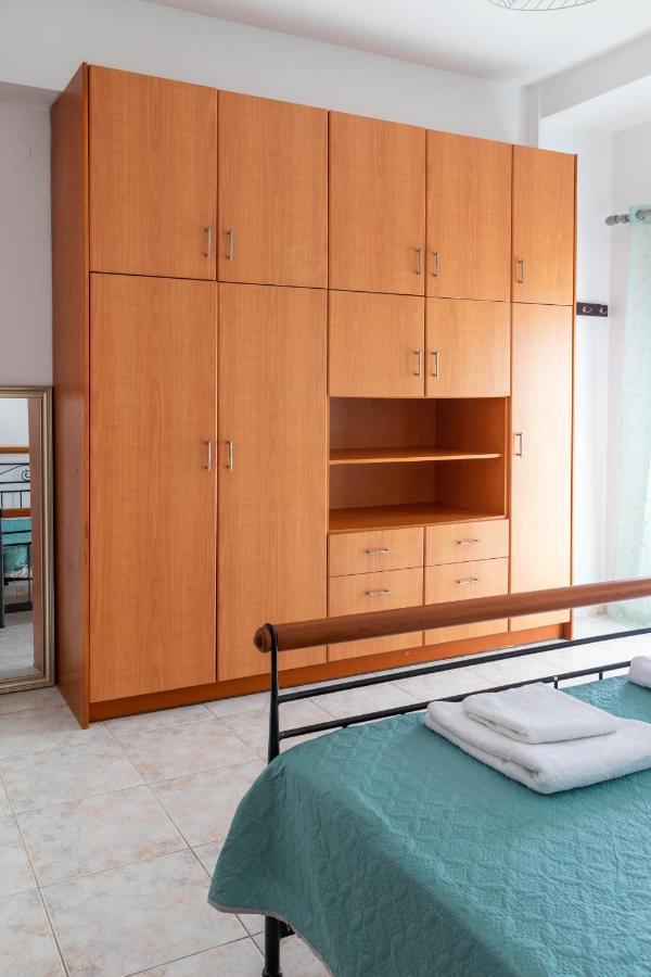 Lovely Sea View Apartment At The Heart Of The Town Ierápetra Exterior foto
